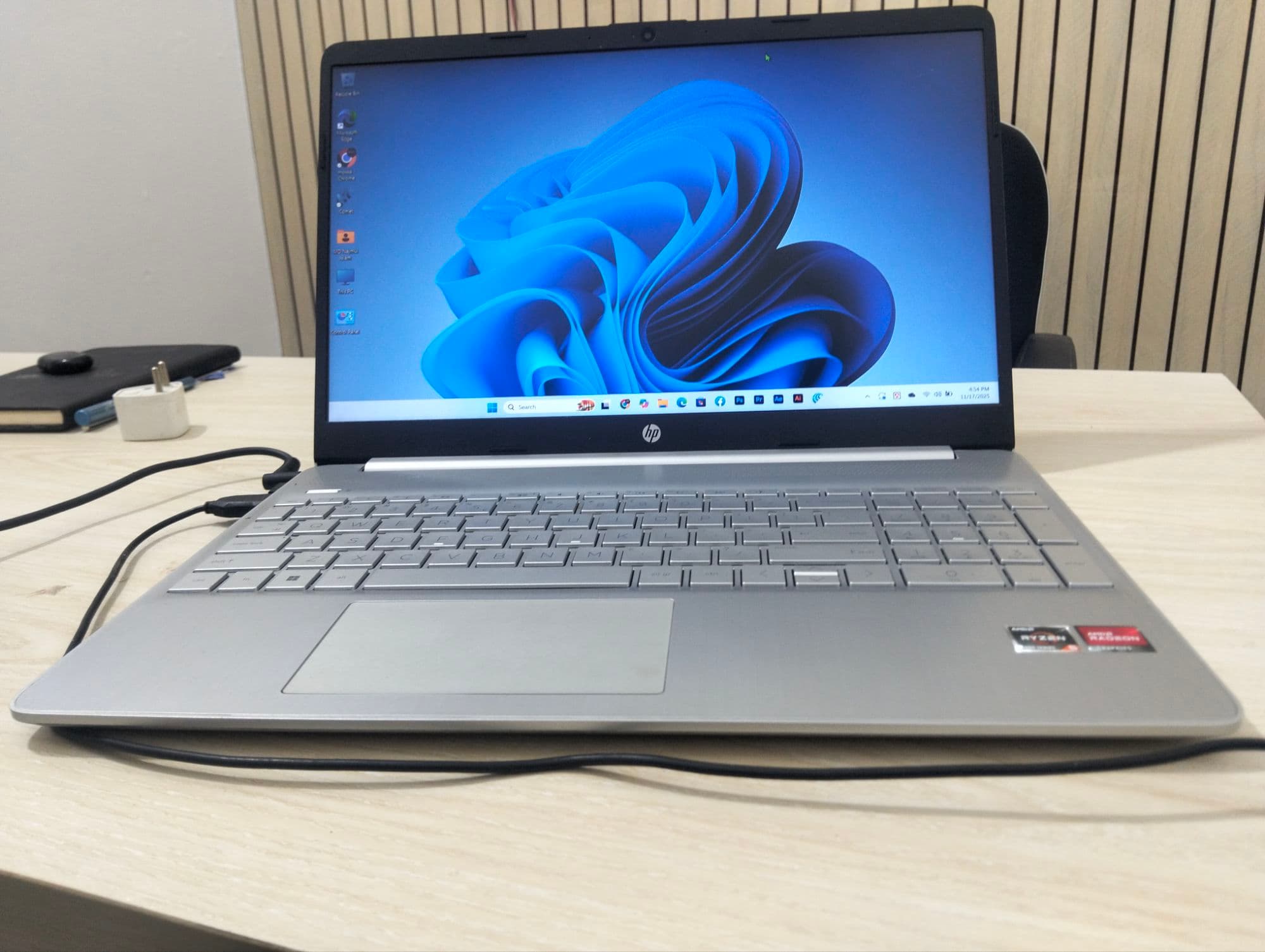 HP laptop (Ryzen 5 5500 u with Reno Graphic)